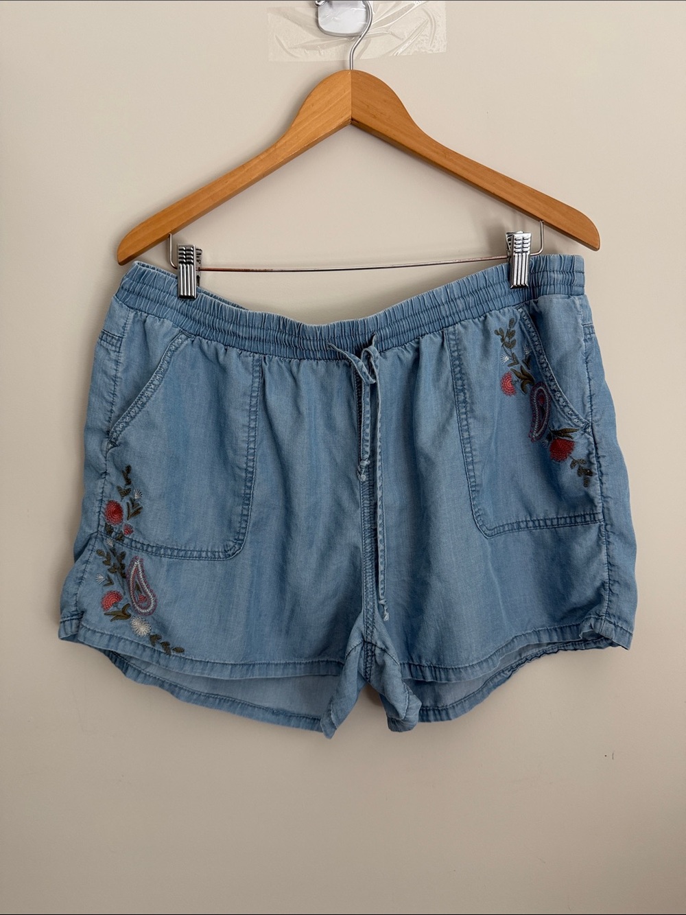 Knox Rose embroidered Chambray Shorts XL